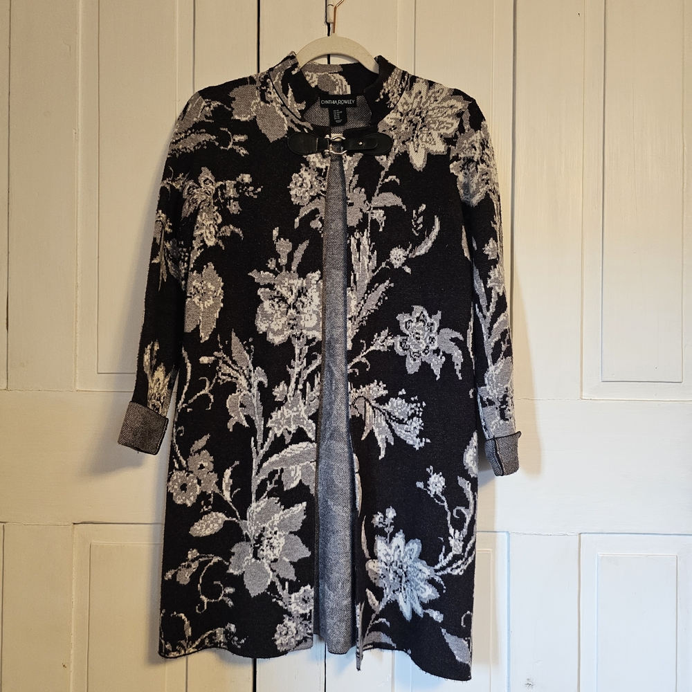 Cynthia Rowley Floral Black and Gray Women's Coat Shawl Jacket Cape Clasped